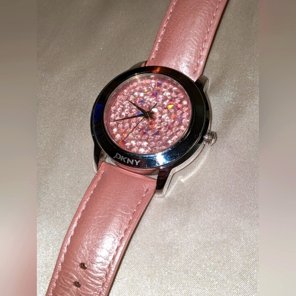 DKNY Women's Pink Crystal Face Watch Leather Band Water-Resistant New Battery - Picture 2 of 10